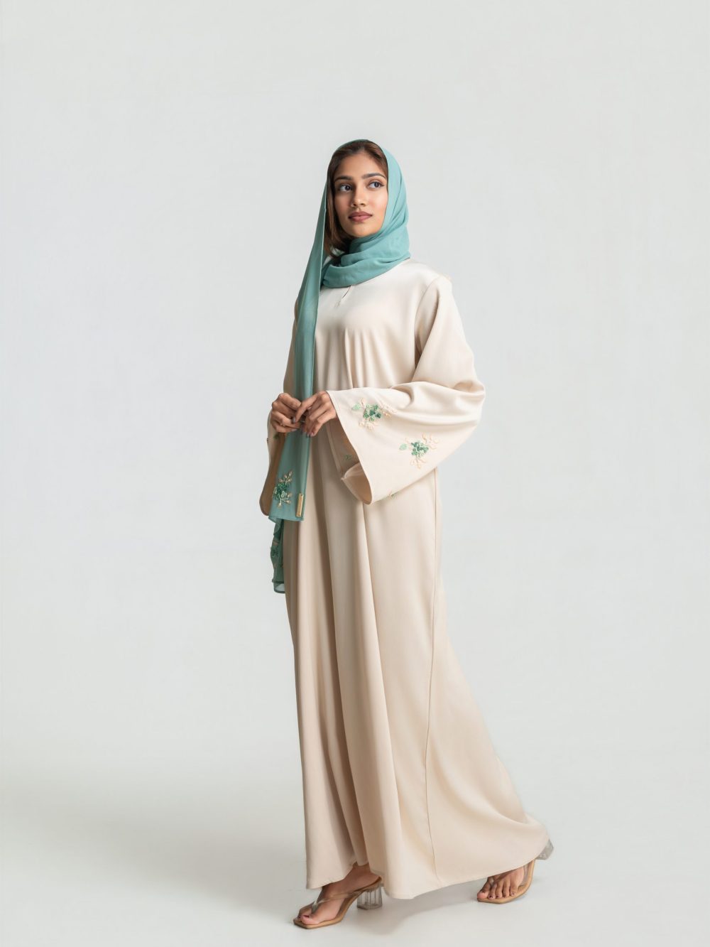 Bergamot abaya set in Ivory & Sage