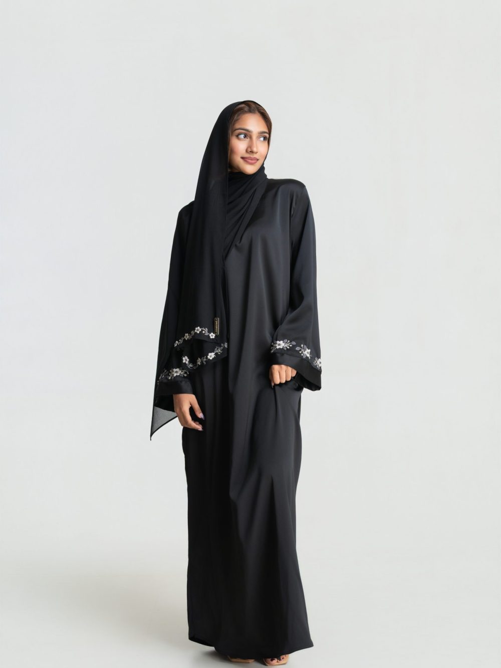 Jasmine abaya set in Black